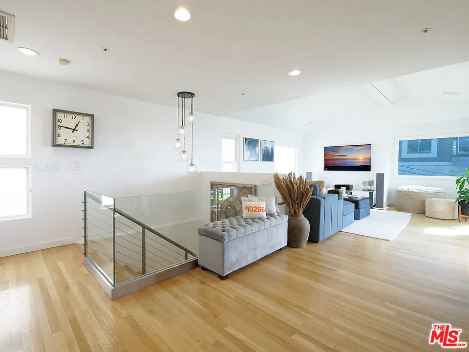 323 31st Street Manhattan Beach, CA 90266