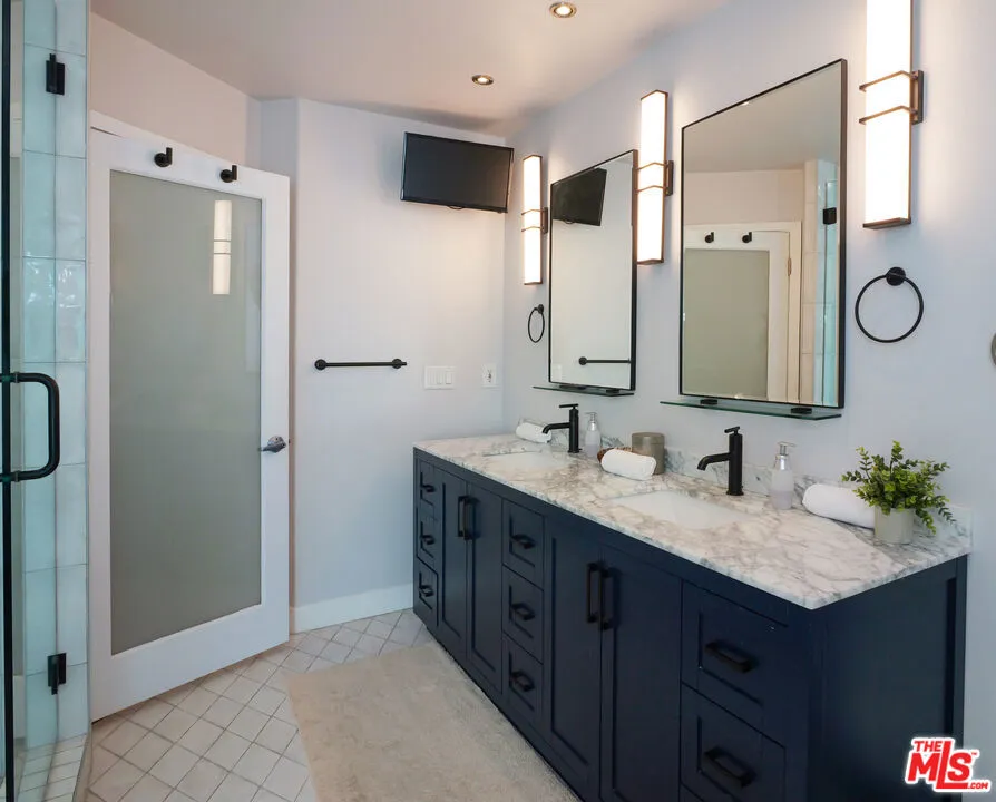 323 31st Street Manhattan Beach, CA 90266