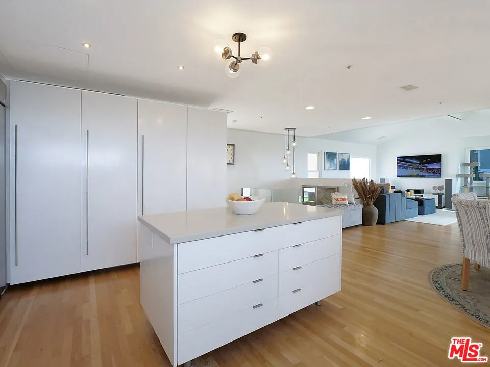 323 31st Street Manhattan Beach, CA 90266