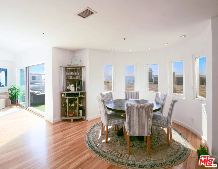 323 31st Street Manhattan Beach, CA 90266
