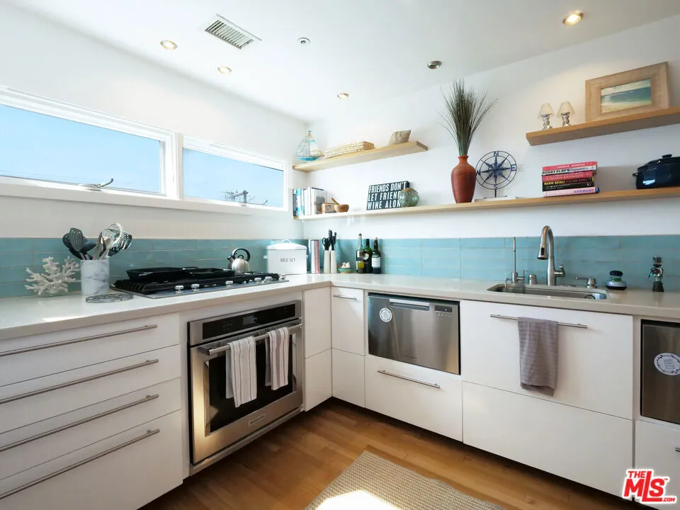 323 31st Street Manhattan Beach, CA 90266