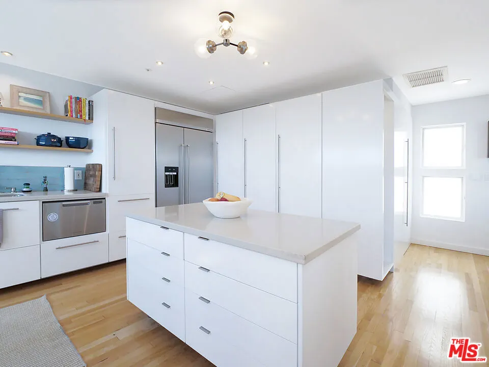 323 31st Street Manhattan Beach, CA 90266