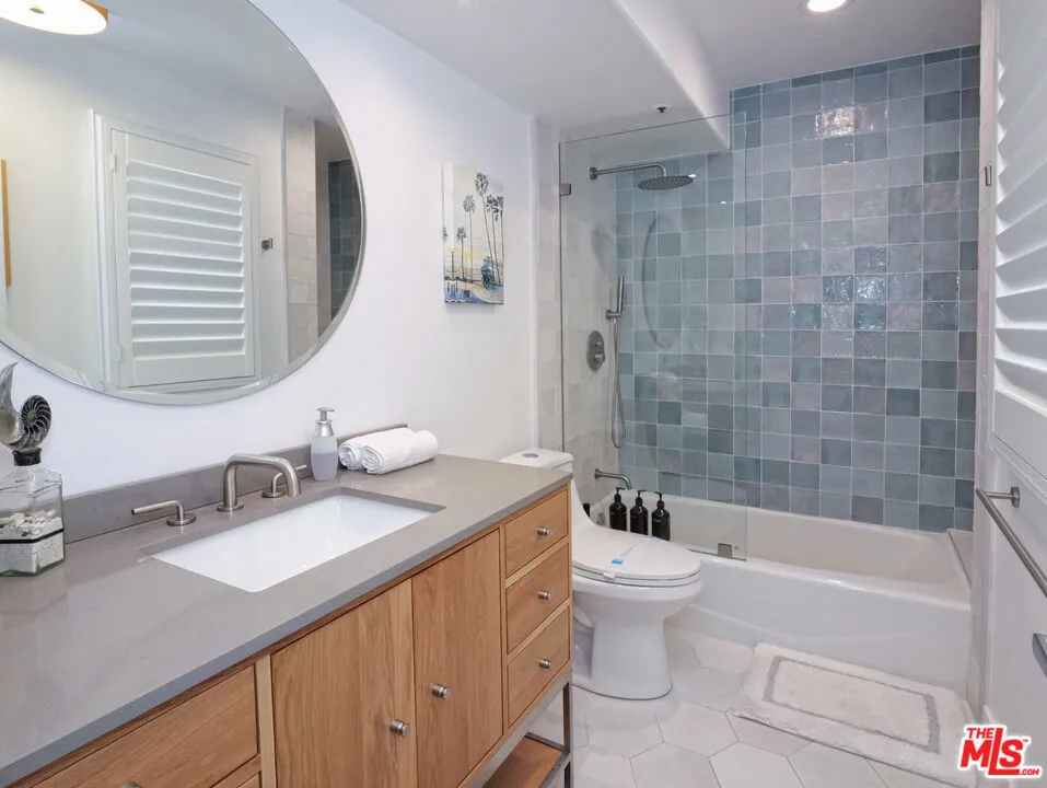 323 31st Street Manhattan Beach, CA 90266