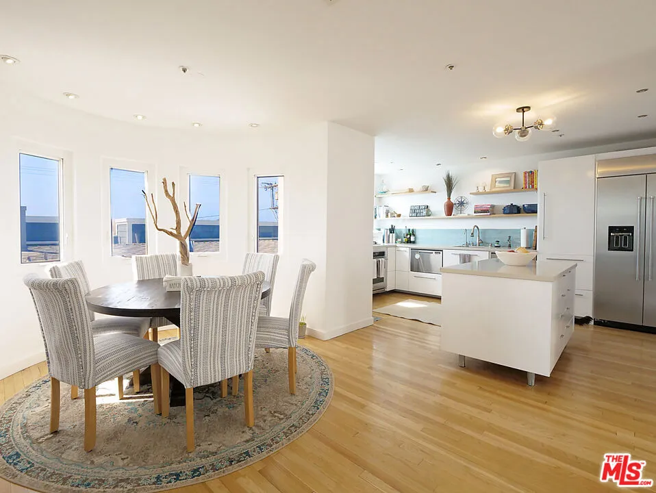 323 31st Street Manhattan Beach, CA 90266