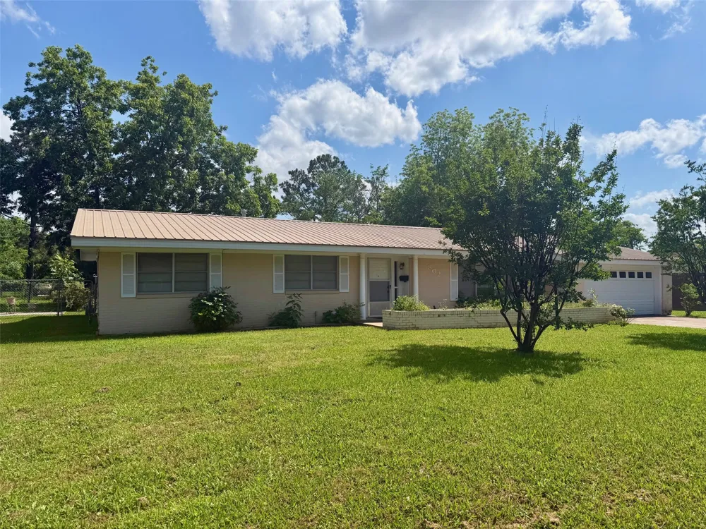 802 W 4th Street Clarksville, TX 75426