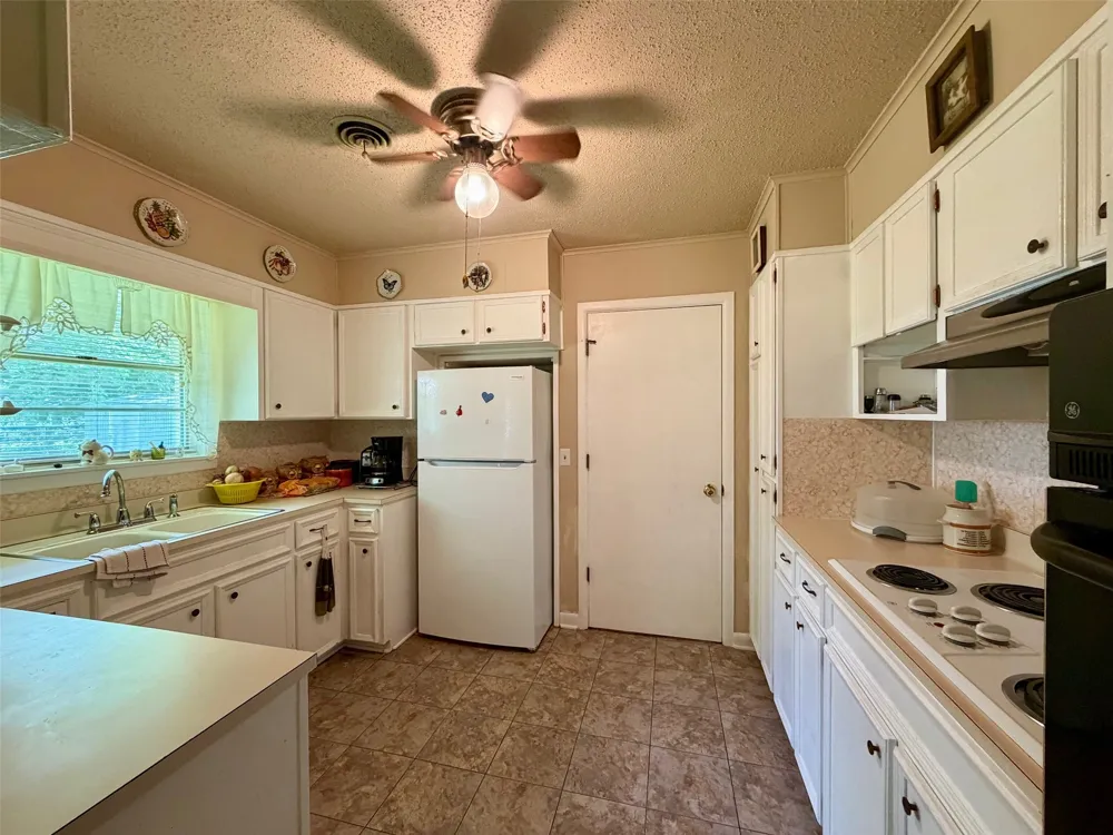 802 W 4th Street Clarksville, TX 75426