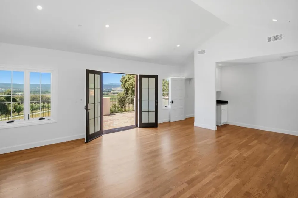 16010 Carey Lane Morgan Hill, CA 95037