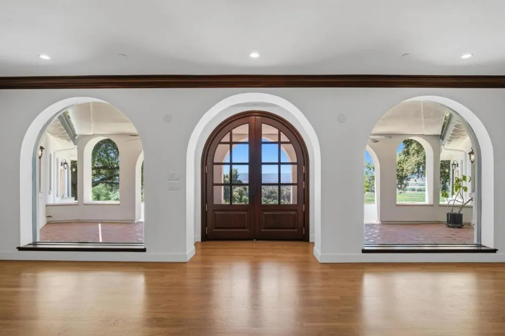16010 Carey Lane Morgan Hill, CA 95037