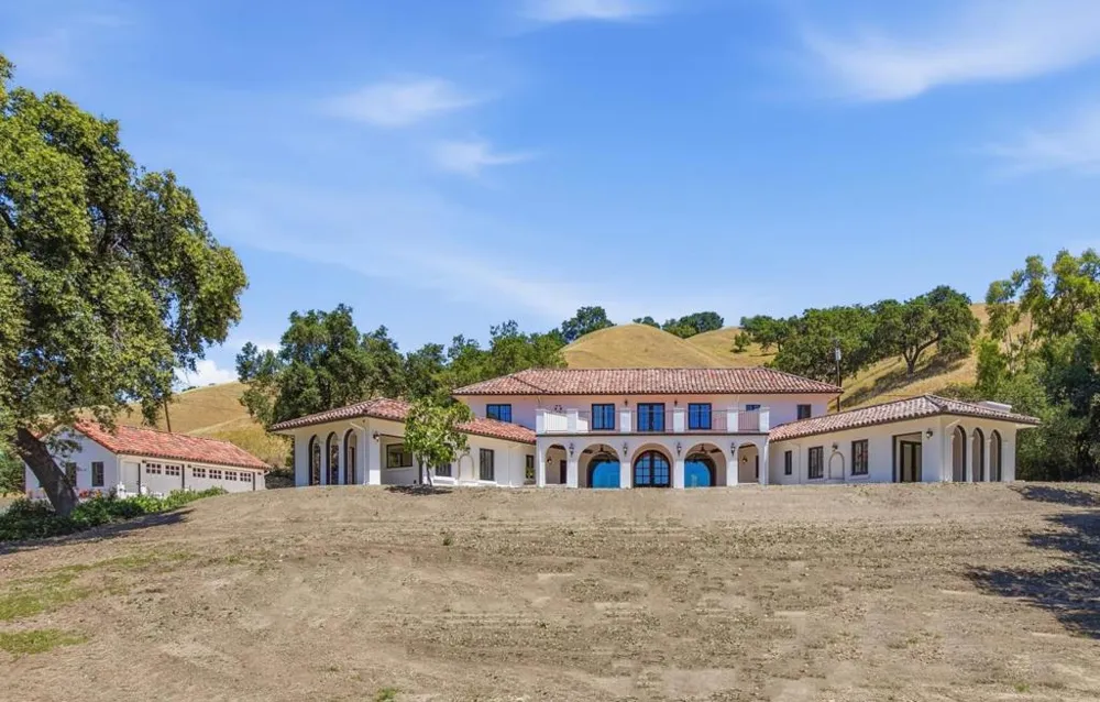 16010 Carey Lane Morgan Hill, CA 95037