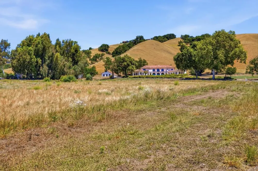 16010 Carey Lane Morgan Hill, CA 95037