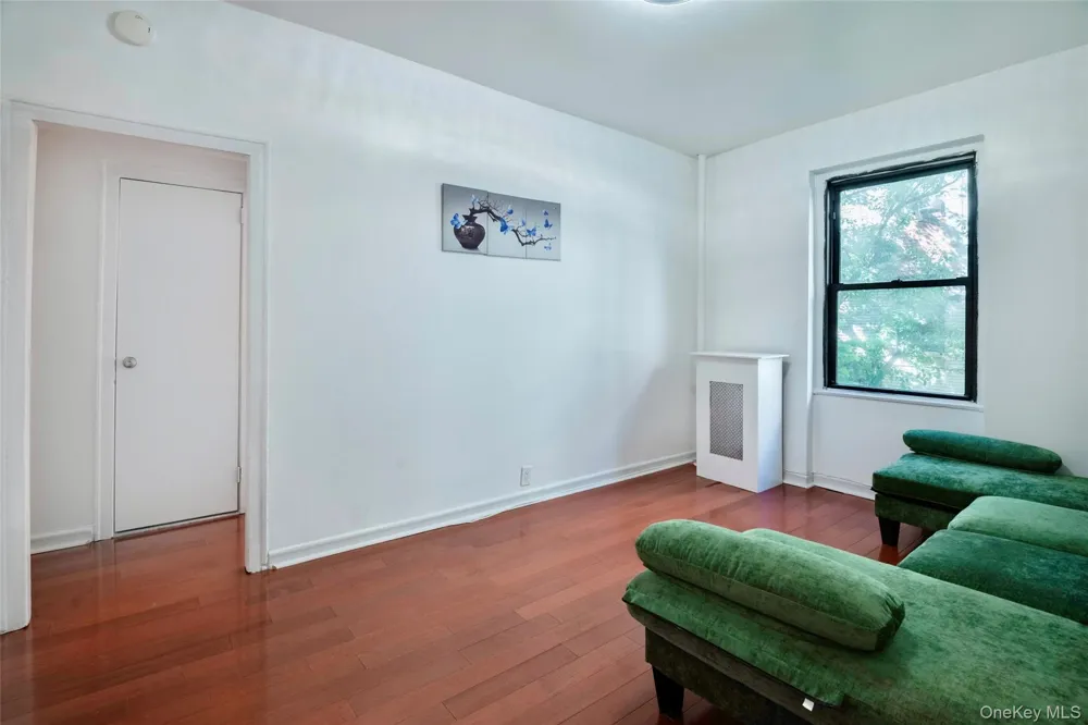 21-77 33rd Street #2A Astoria, NY 11105