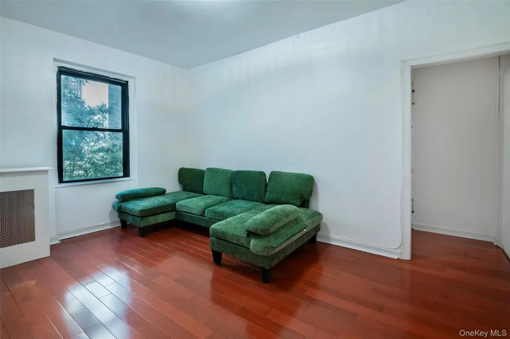21-77 33rd Street #2A Astoria, NY 11105