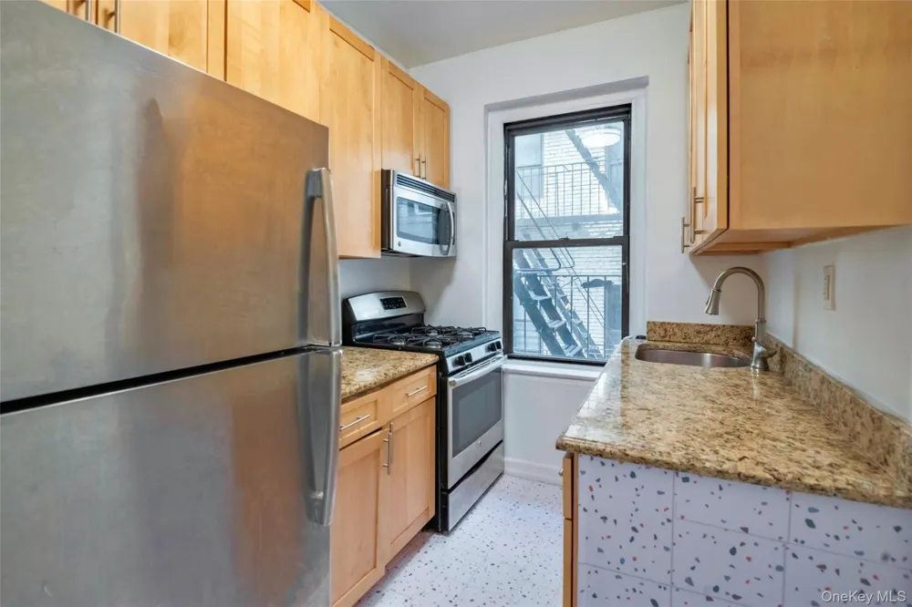 21-77 33rd Street #2A Astoria, NY 11105