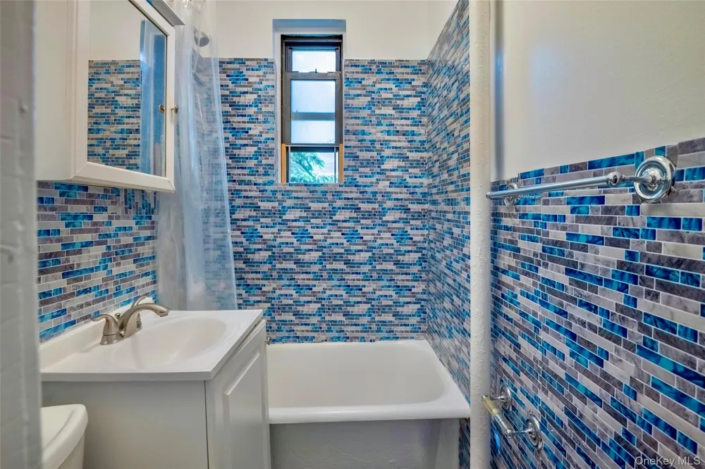 21-77 33rd Street #2A Astoria, NY 11105