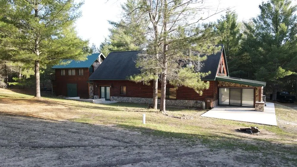 7584 Railroad Grade Gladwin, MI 48624