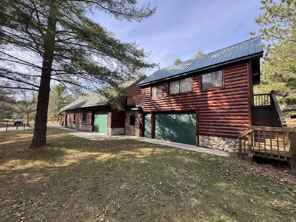 7584 Railroad Grade Gladwin, MI 48624