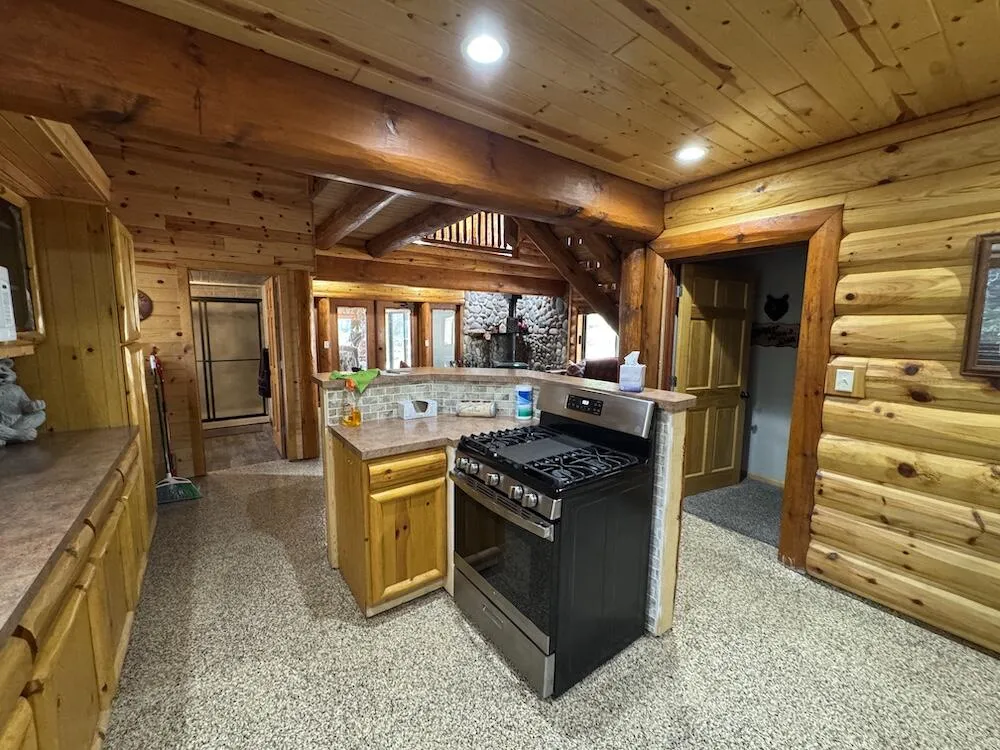 7584 Railroad Grade Gladwin, MI 48624
