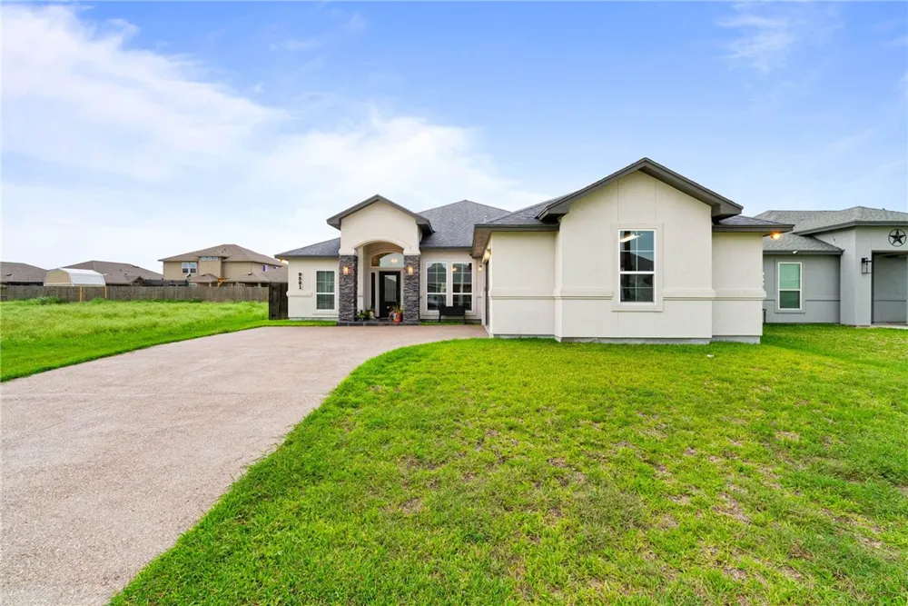 9521 Royal Oak Drive Corpus Christi, TX 78410
