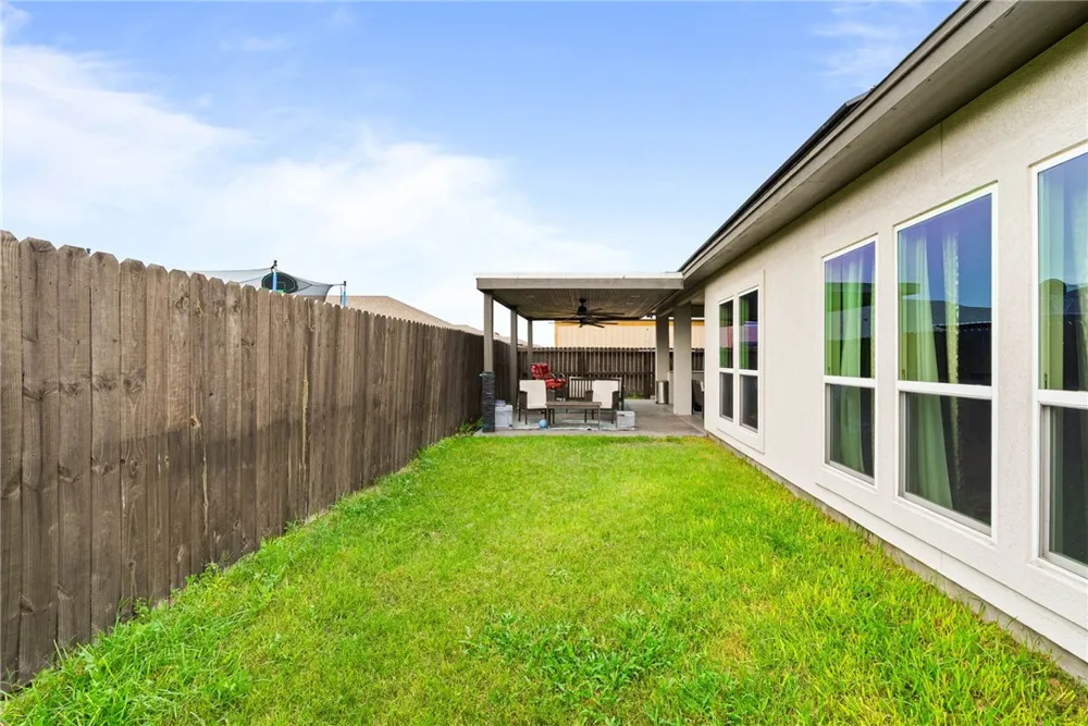 9521 Royal Oak Drive Corpus Christi, TX 78410