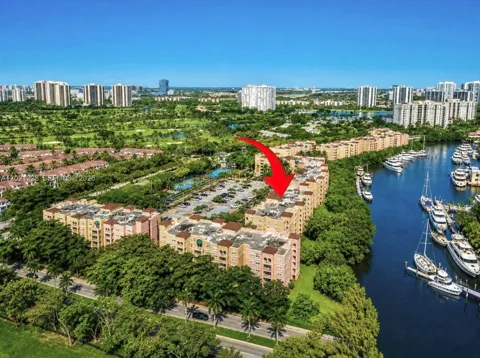 19601 E Country Club Dr #7102