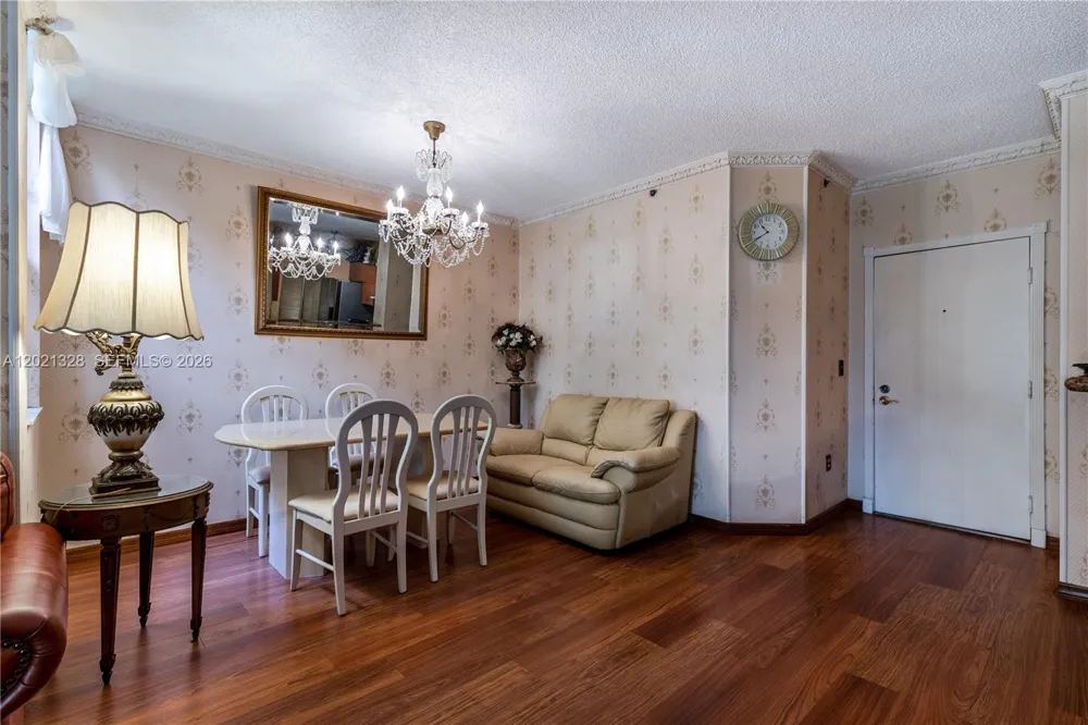 19601 E Country Club Dr #7102 Aventura, FL 33180