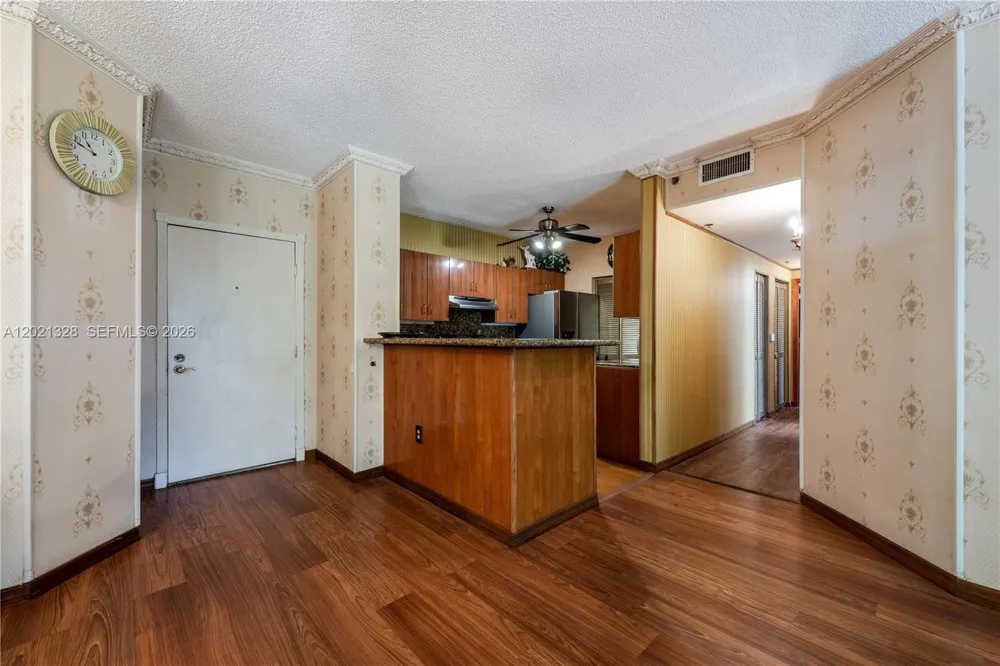 19601 E Country Club Dr #7102 Aventura, FL 33180