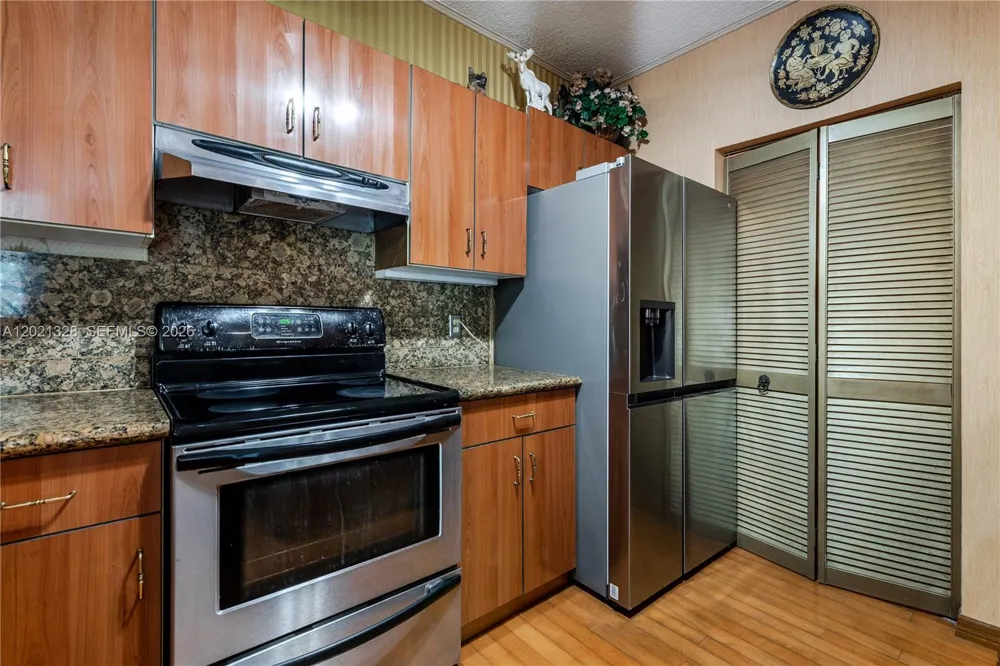 19601 E Country Club Dr #7102 Aventura, FL 33180