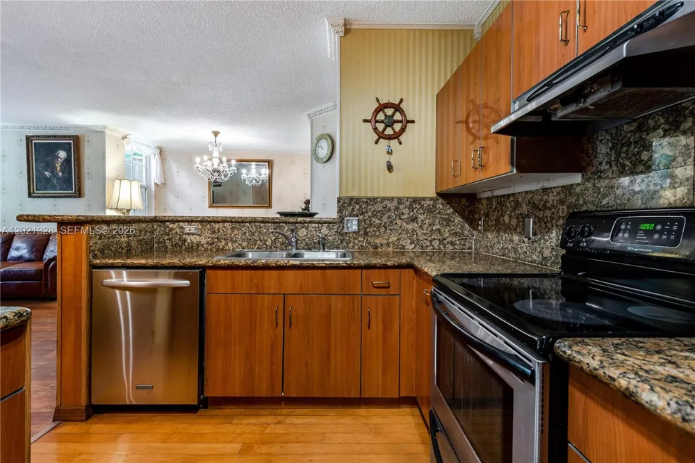19601 E Country Club Dr #7102 Aventura, FL 33180