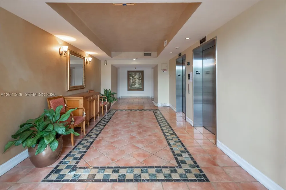 19601 E Country Club Dr #7102 Aventura, FL 33180