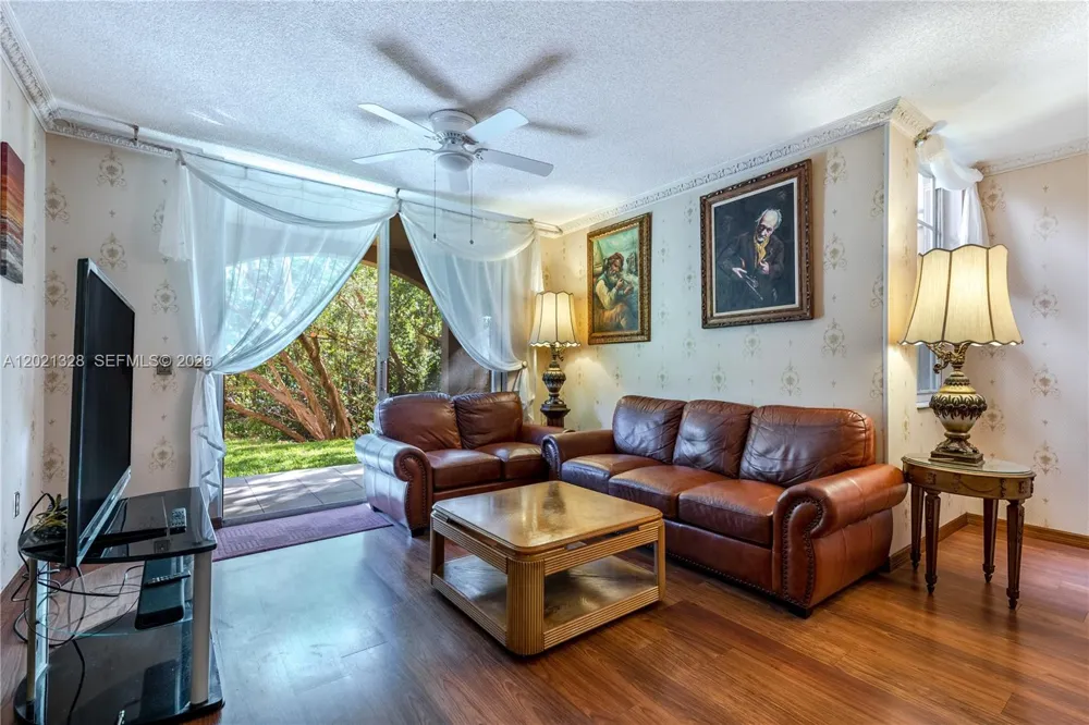 19601 E Country Club Dr #7102 Aventura, FL 33180