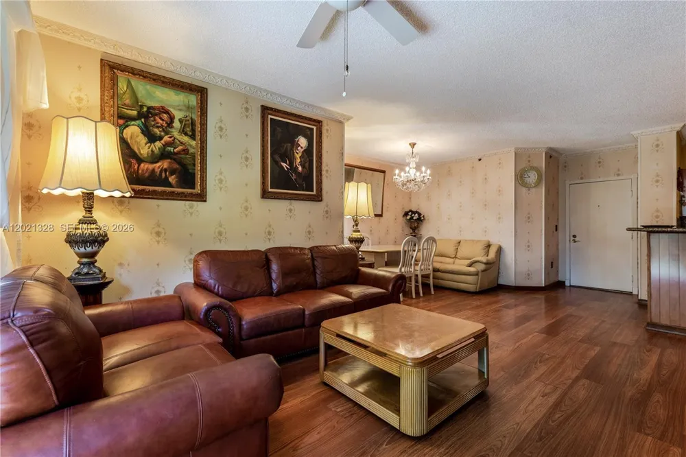 19601 E Country Club Dr #7102 Aventura, FL 33180