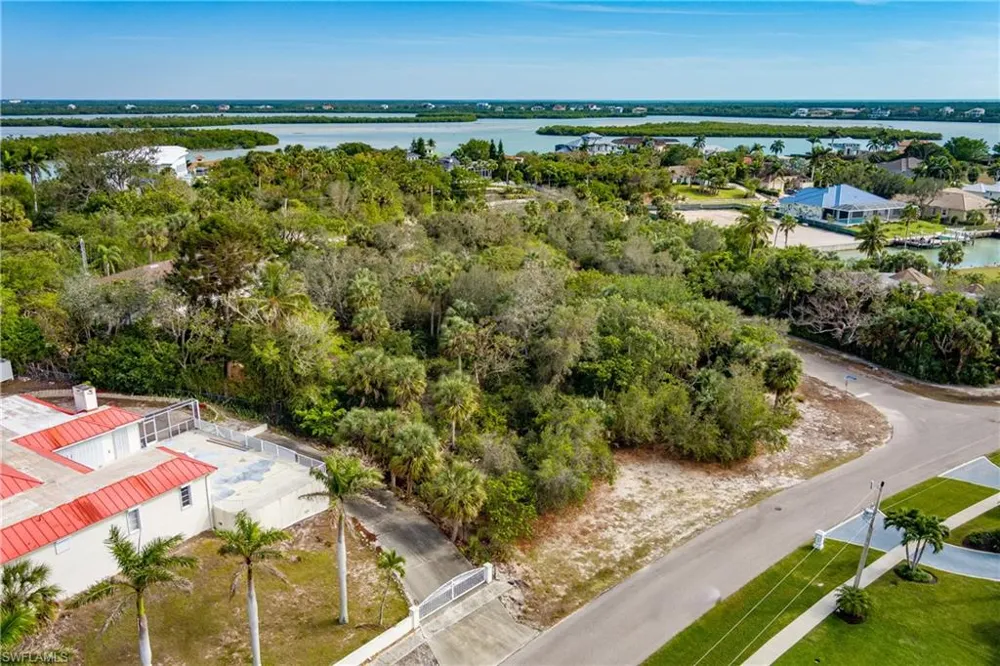 889 Scott Drive Marco Island, FL 34145