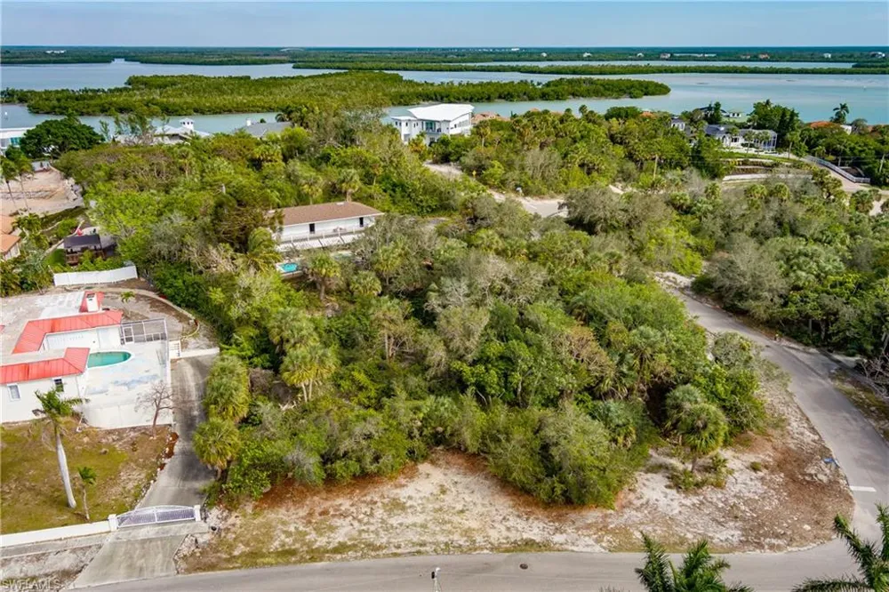 889 Scott Drive Marco Island, FL 34145