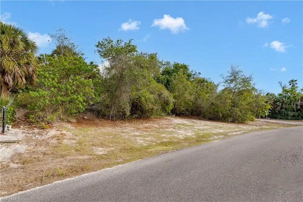 889 Scott Drive Marco Island, FL 34145