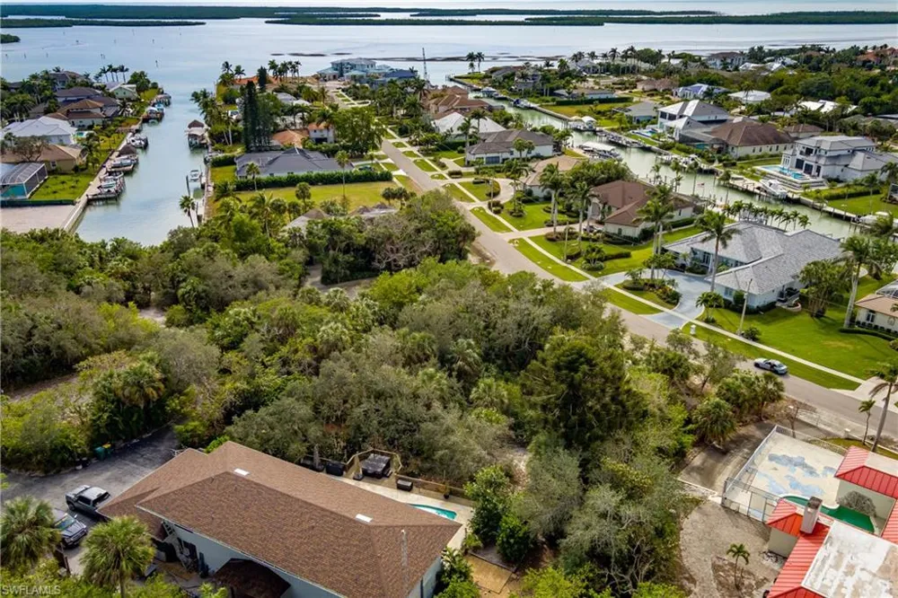 889 Scott Drive Marco Island, FL 34145