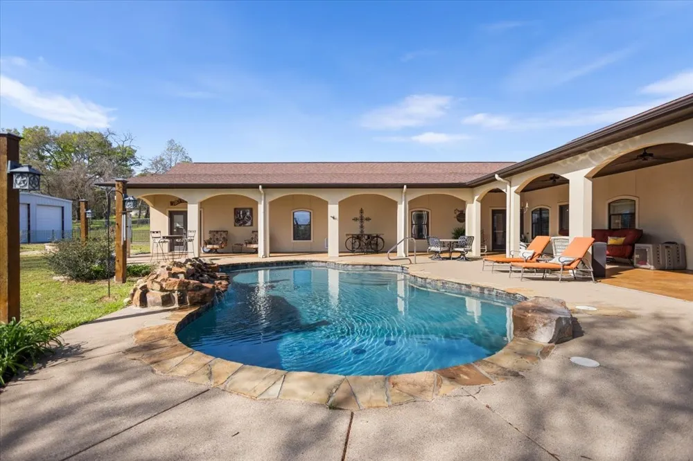 17636 County Road 2195 Whitehouse, TX 75791