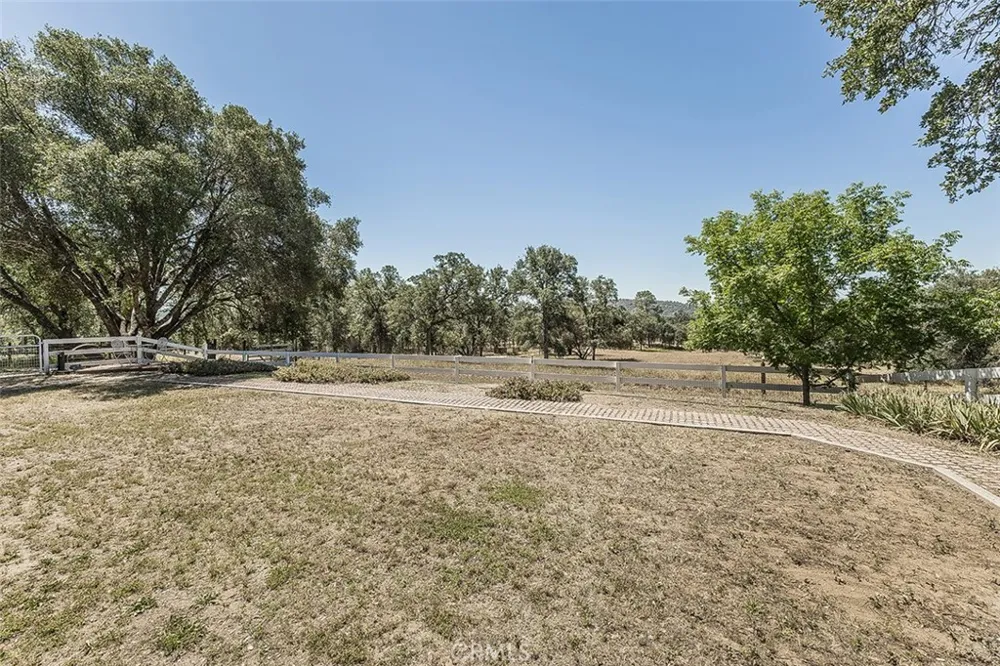 35477 Qualls Prather Auberry, CA 93602