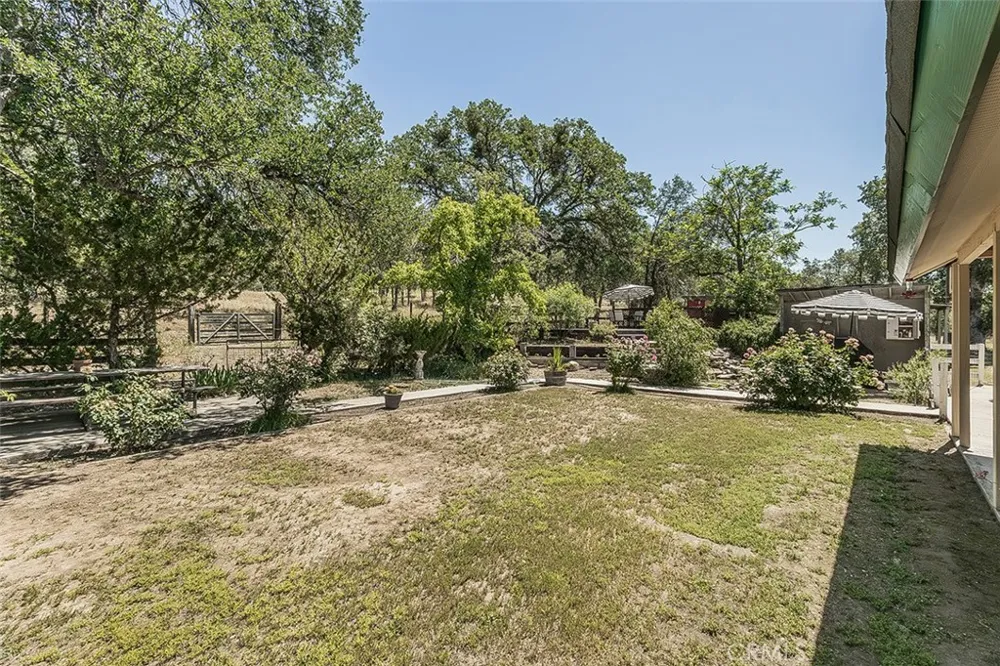 35477 Qualls Prather Auberry, CA 93602
