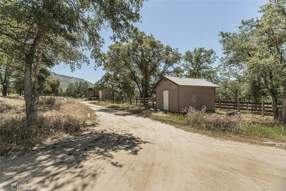 35477 Qualls Prather Auberry, CA 93602