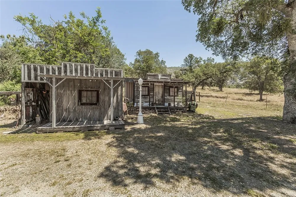 35477 Qualls Prather Auberry, CA 93602