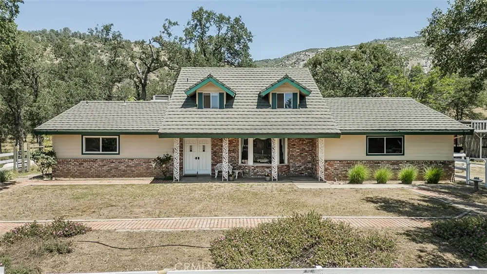 35477 Qualls Prather Auberry, CA 93602