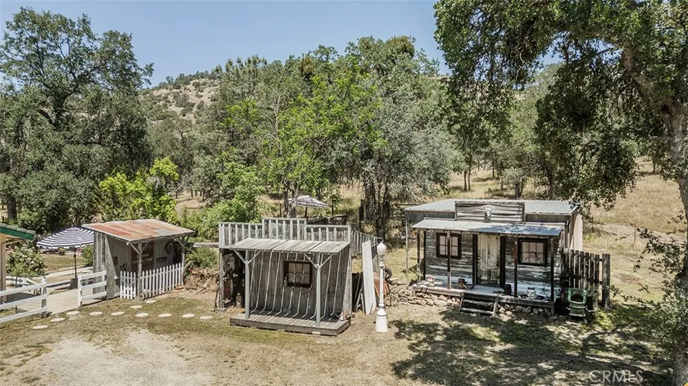 35477 Qualls Prather Auberry, CA 93602