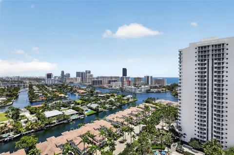 21205 YACHT CLUB DR #2409