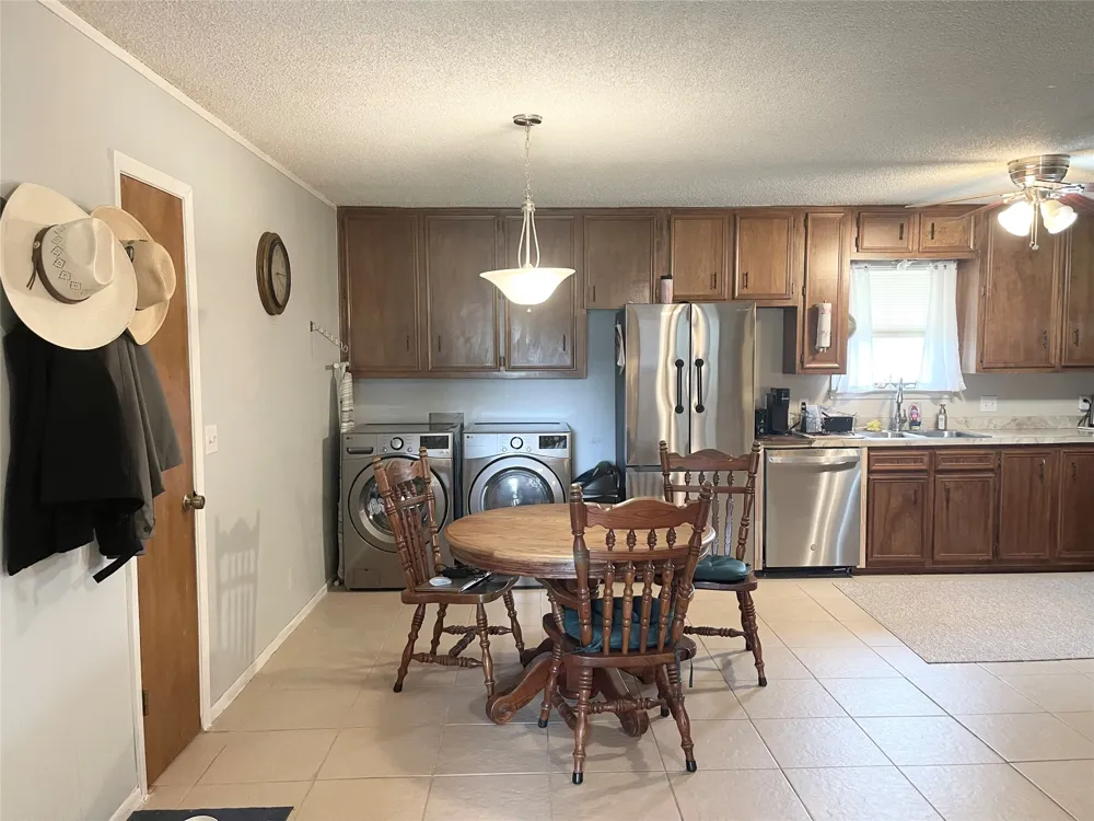 140 S Comanche Drive De Leon, TX 76444