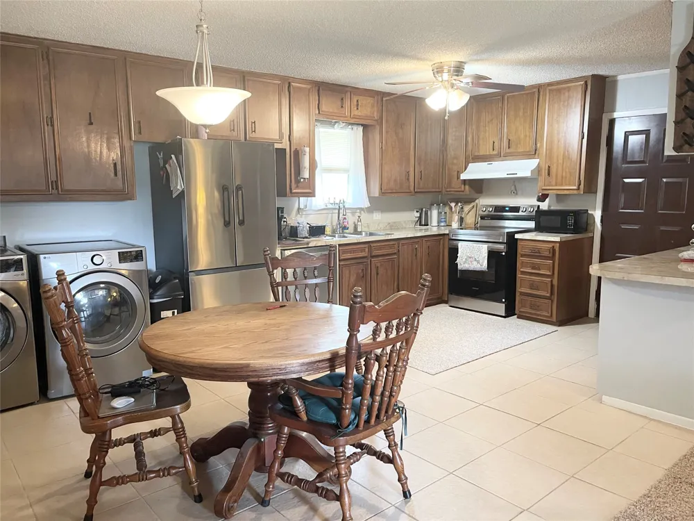 140 S Comanche Drive De Leon, TX 76444