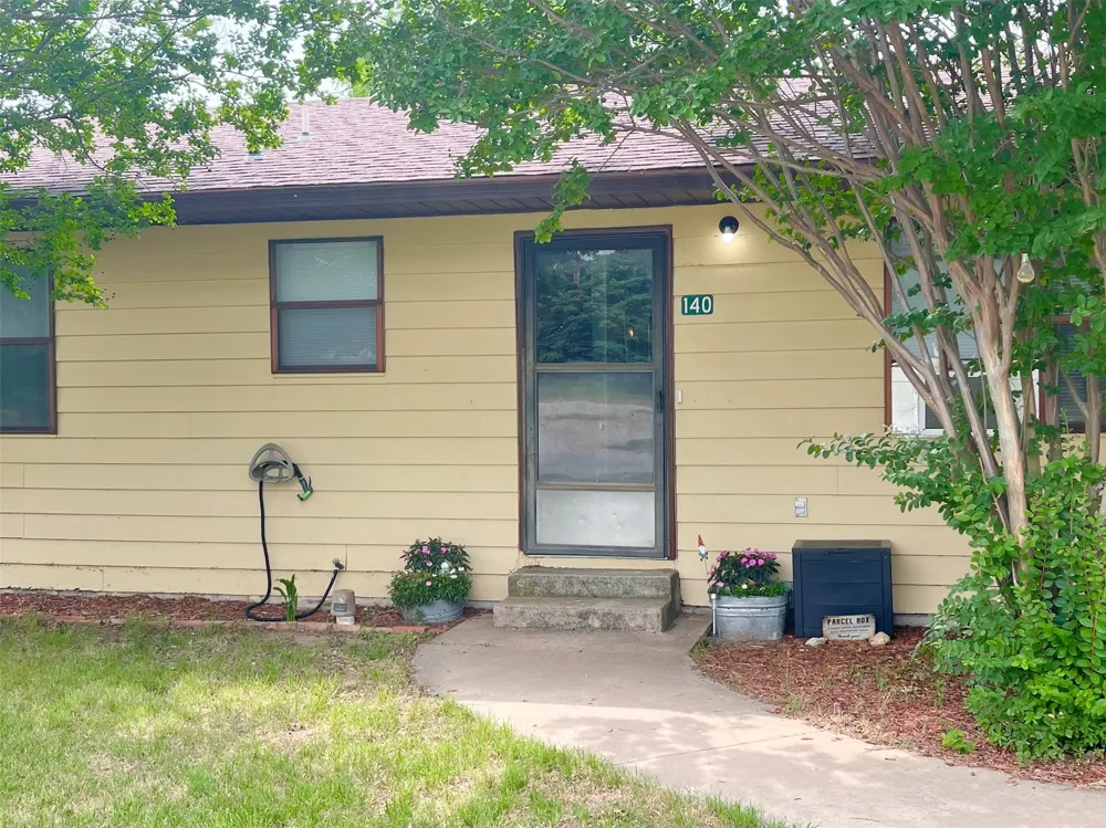 140 S Comanche Drive De Leon, TX 76444