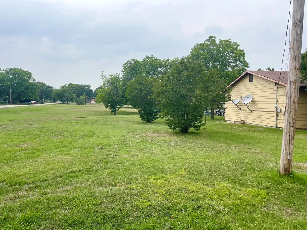 140 S Comanche Drive De Leon, TX 76444