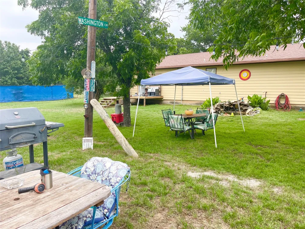 140 S Comanche Drive De Leon, TX 76444