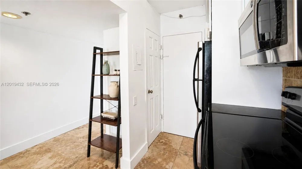 100 Lincoln Rd #1206 Miami Beach, FL 33139