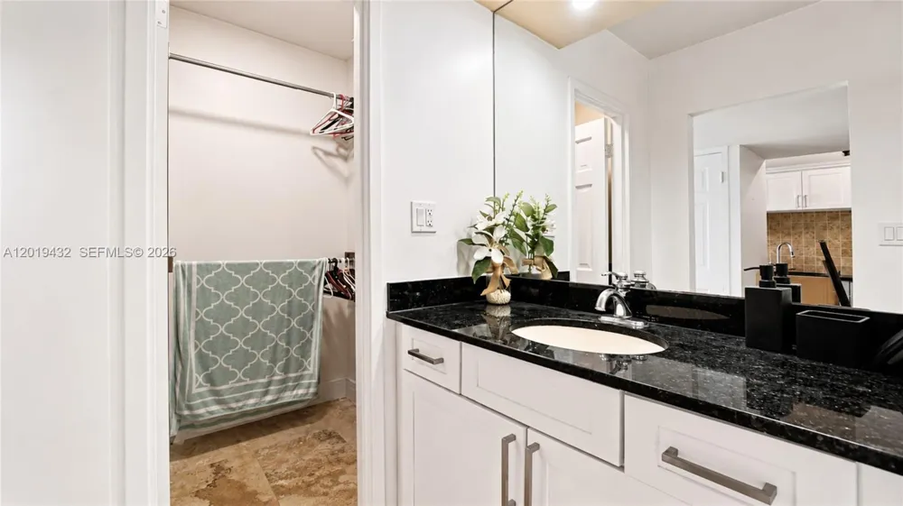 100 Lincoln Rd #1206 Miami Beach, FL 33139